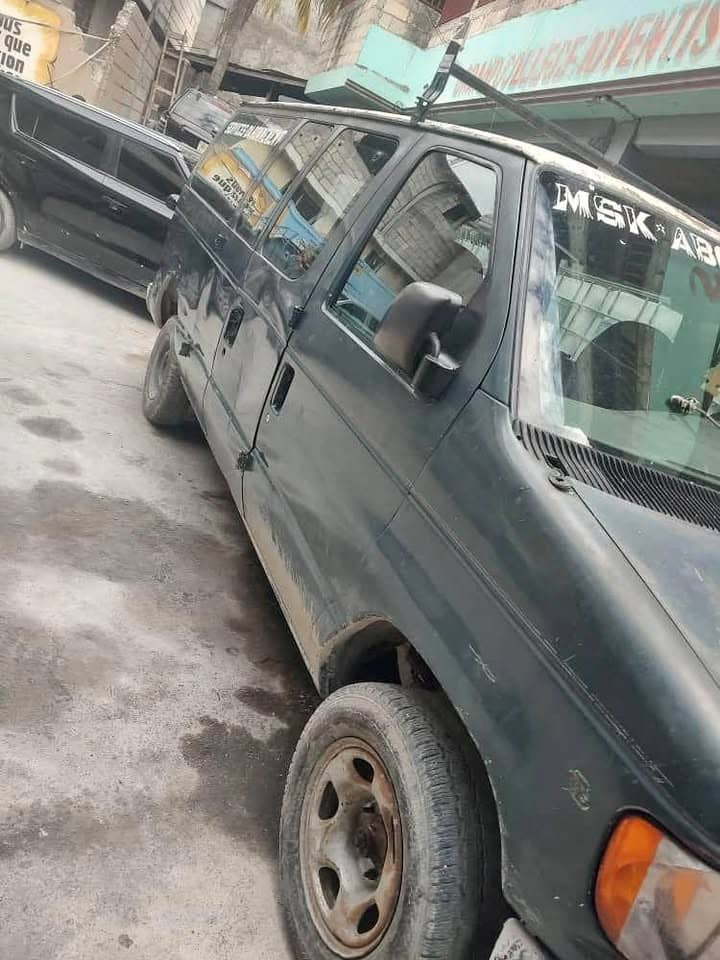 Minibus diesel automatique — 5 cylindres