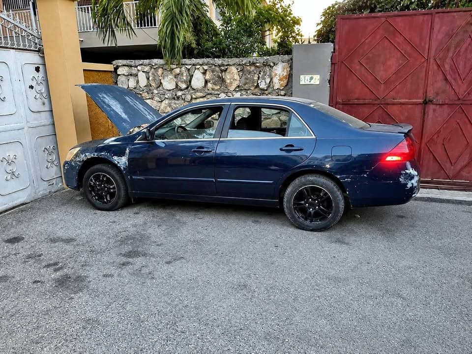 Honda Accord 2006 — automatique essence