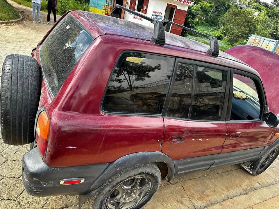Toyota RAV4 2000 — climatisation à réparer