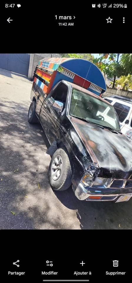 Camionnette Nissan — moteur KA24