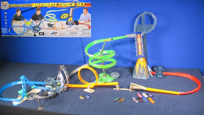 Hot Wheels Mega Track Racing Set