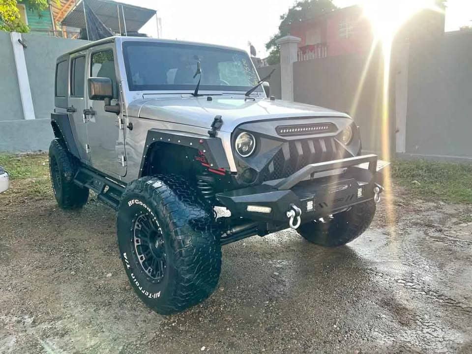 Jeep Wrangler 2018 automatique V6 4x4 — 78 000 km