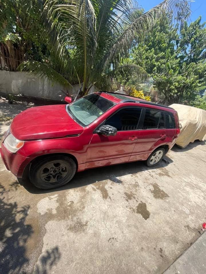 Suzuki Grand Vitara 2006 V6 automatique — 200 000 miles