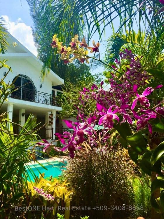 Maison de 3 chambres avec piscine — Musseau, Pétion-Ville